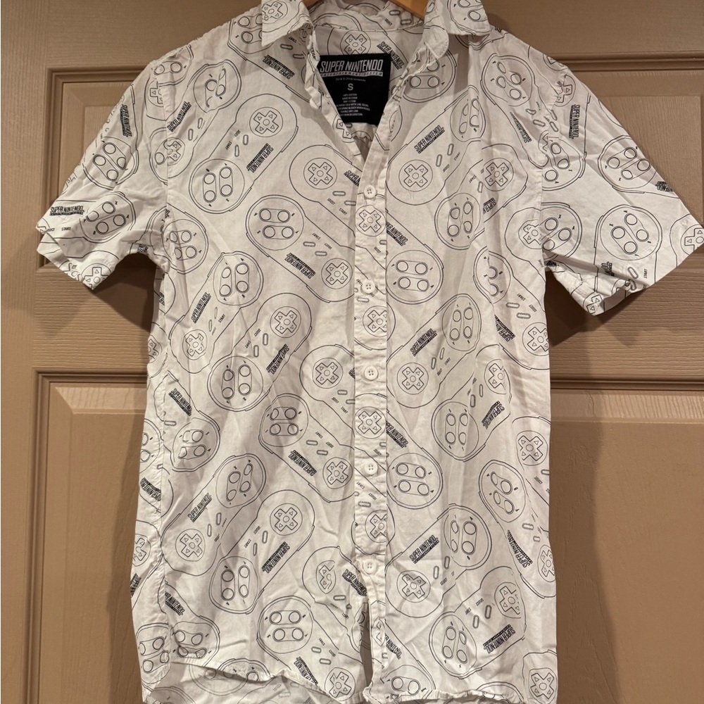 Nintendo Super Nintendo Controller Print Shirt - image 1